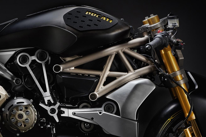 Illustration for article titled The Ducati 'draXter' XDiavel Concept Is A Vicious Nightmare Of A Sport Cruiser